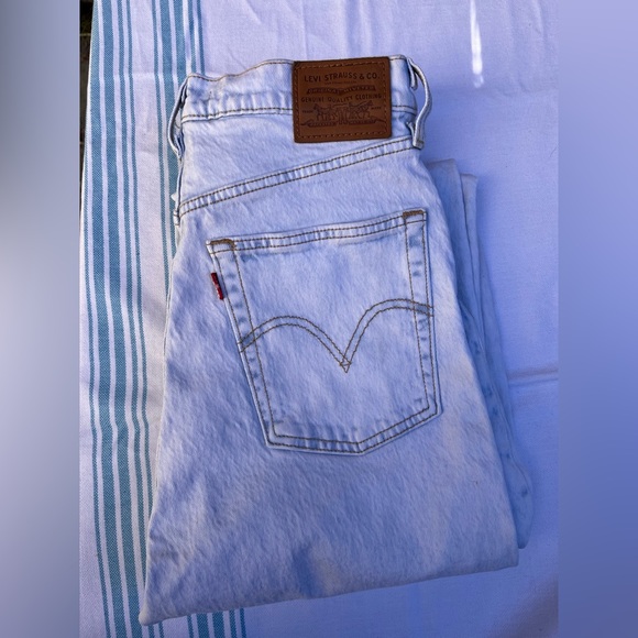 Levi’s Ribcage Straight Ankle Jeans in Light Blue Stone Wash | Sz 29 - Picture 3 of 5
